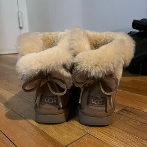 Ugg Mini Bailey Boot Size 6